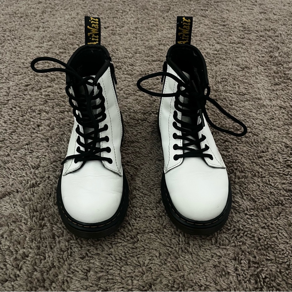 Doc Martens White Zip Up Boot Size 1 Kids